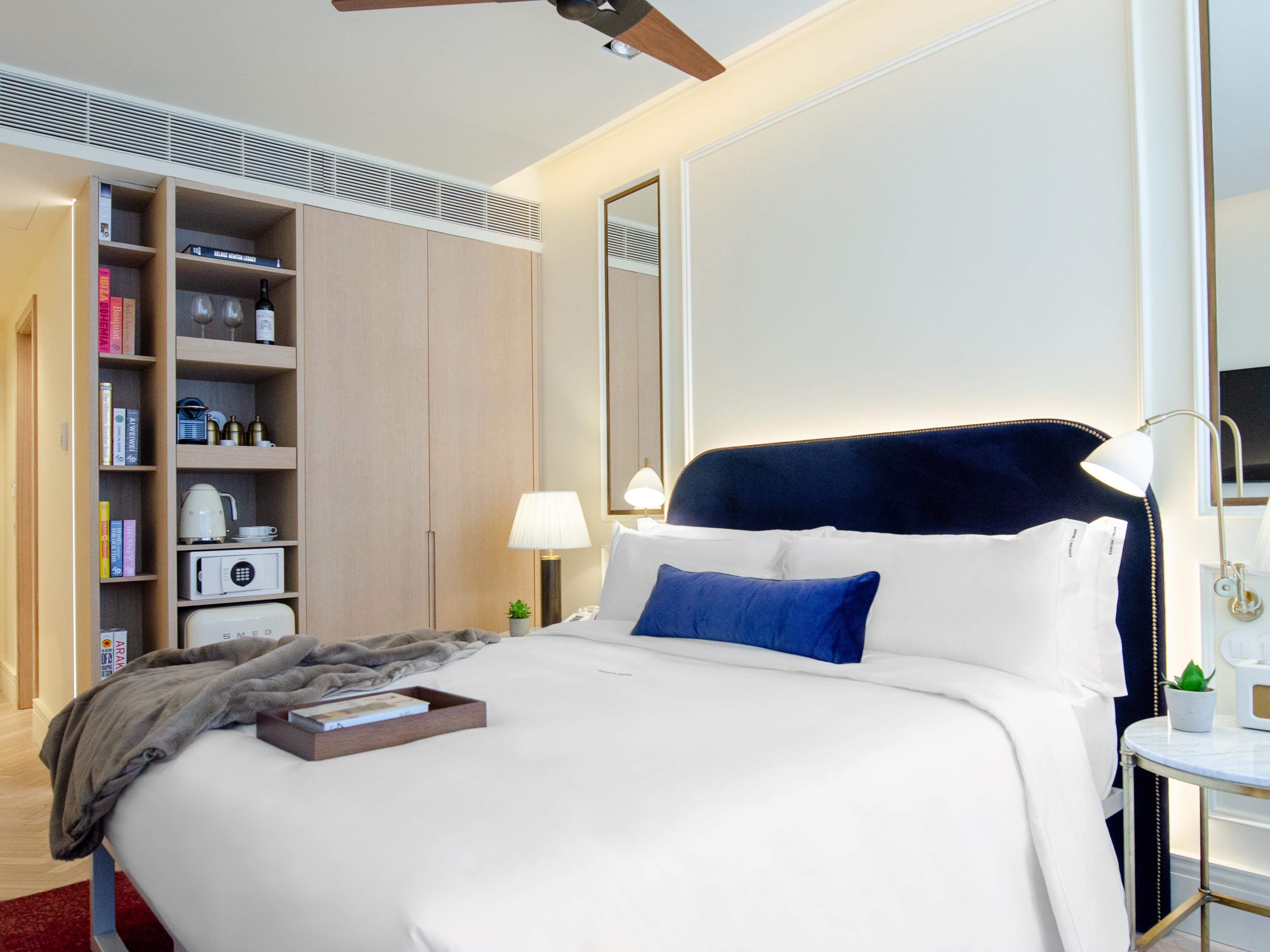 Browns Avenue Hotel Lisabona Exterior foto A bedroom at the hotel
