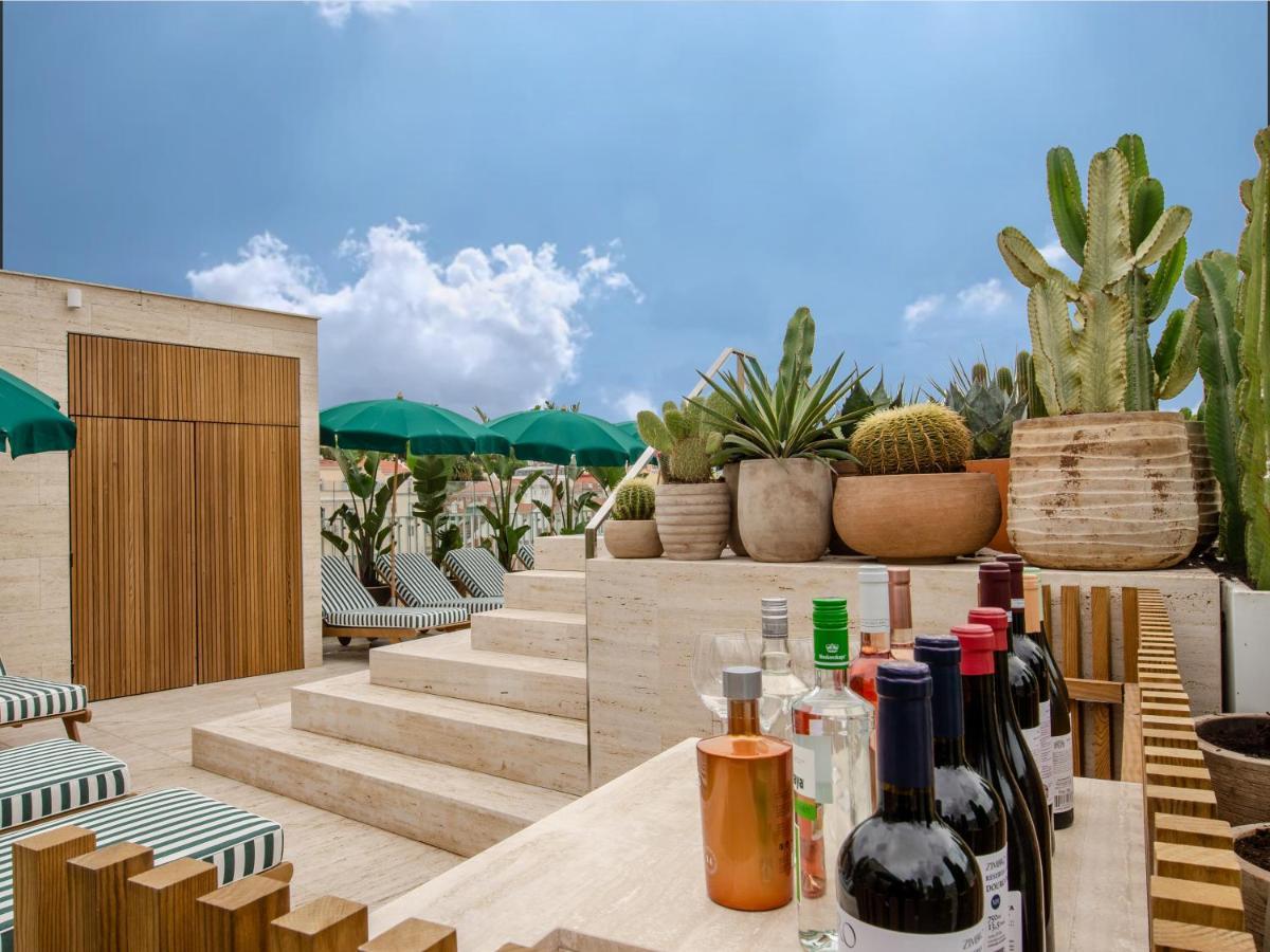 Browns Avenue Hotel Lisabona Exterior foto Rooftop bar